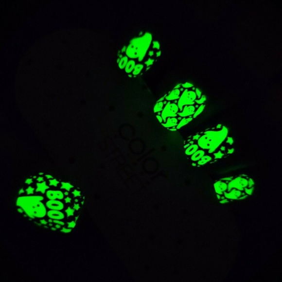 Here For The Boos 💅✨ Color STREET NEW Sealed - Long Lasting Nail Polish Strips - Picture 3 of 7